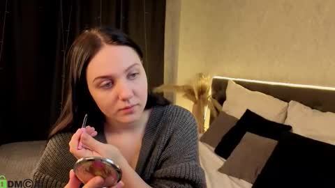 Snapshot of kvetachka chatting on 26, 11, 2025 Kvetachka Thu-Sun 0900am-1500pmGTM2 online show from 26, 11, 2025