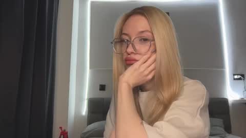 Snapshot of kvetapin chatting on 12, 1, 2026 Bella and Alexandra online show from 12, 1, 2026