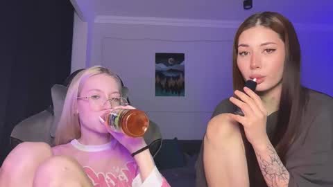 Snapshot of kvetapin chatting on 25, 3, 2026 Bella and Alexandra online show from 25, 3, 2026