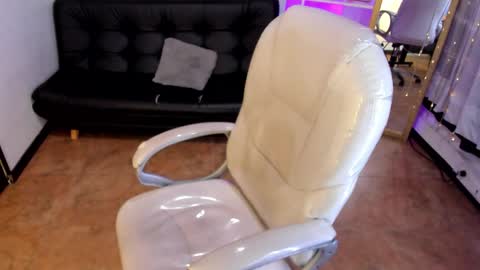 kylie online show from 24, 9, 2025