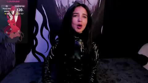 Snapshot of kylie_foxx1 chatting on 26, 11, 2025 submissive demon Please help me to reach 500 thumbs up online show from 26, 11, 2025