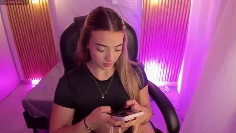 KYLIE  online show from 14, 4, 2026
