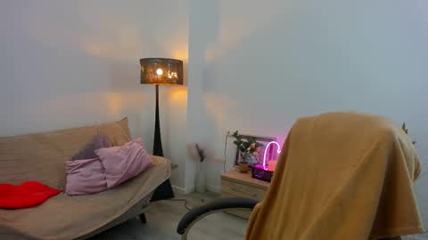 Snapshot of kylie_kathy chatting on 3, 11, 2025 Kylie online show from 3, 11, 2025