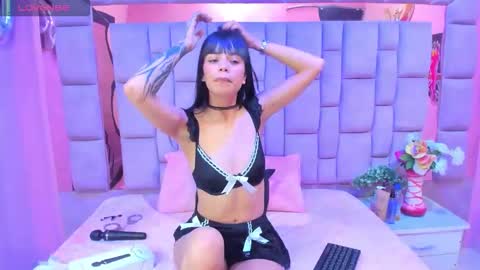 Snapshot of kylie_sexx chatting on 18, 10, 2025 kylie online show from 18, 10, 2025
