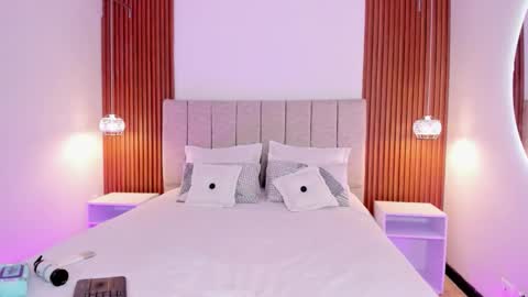 Snapshot of kylie_sofi chatting on 19, 11, 2025 kloe sofia online show from 19, 11, 2025