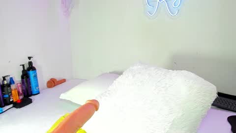 Snapshot of kylie_sttel chatting on 14, 12, 2024 kylie Sttel online show from 14, 12, 2024