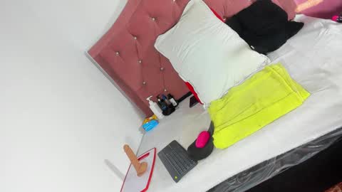 Snapshot of kylie_sttel chatting on 27, 9, 2025 kylie Sttel online show from 27, 9, 2025