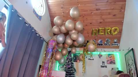 Snapshot of kyliekandy chatting on 8, 12, 2024 online show from 8, 12, 2024