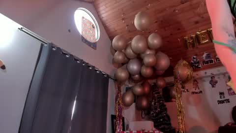 Snapshot of kyliekandy chatting on 14, 12, 2024 online show from 14, 12, 2024