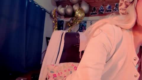 Snapshot of kyliekandy chatting on 13, 2, 2025 online show from 13, 2, 2025