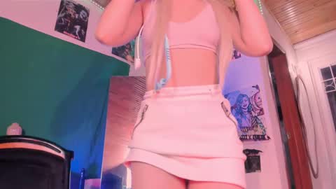 Snapshot of kyliekandy chatting on 26, 9, 2025 online show from 26, 9, 2025