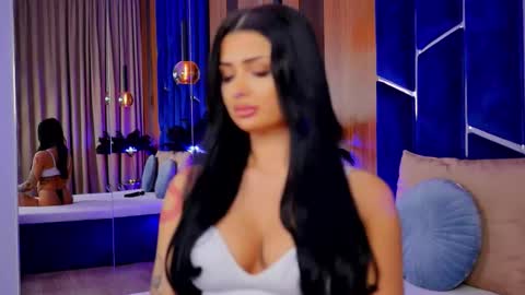 Snapshot of kyliekroftt chatting on 24, 11, 2025 Jenny online show from 24, 11, 2025