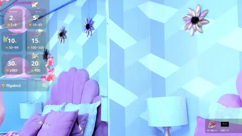 Snapshot of kyliemonnet chatting on 7, 3, 2025 Kylie jl online show from 7, 3, 2025