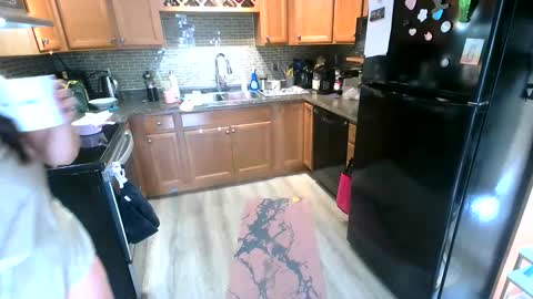 kylie not jenner online show from 25, 4, 2026