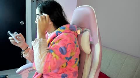 Kym Giraldo online show from 9, 12, 2024