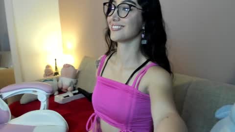 Kym Giraldo online show from 17, 12, 2024