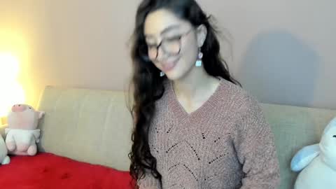 Kym Giraldo online show from 17, 12, 2024