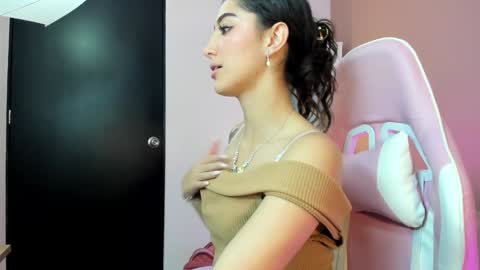 Kym Giraldo online show from 30, 12, 2024