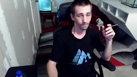 Snapshot of l1v1nth3dr3am chatting on 5, 5, 2026 l1v1nth3dr3am online show from 5, 5, 2026