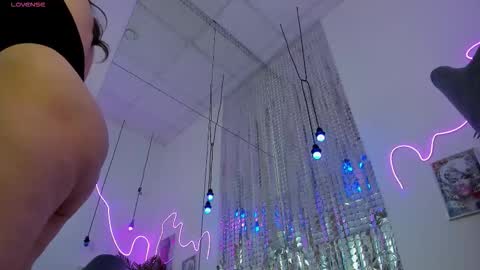 Snapshot of la__melanie chatting on 30, 11, 2025 Melanie online show from 30, 11, 2025