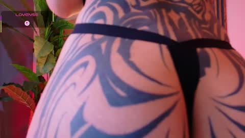 Snapshot of la_diabla_111_ chatting on 10, 9, 2025 Karime online show from 10, 9, 2025