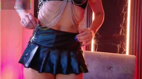 Snapshot of la_diabla_111_ chatting on 12, 9, 2025 Karime online show from 12, 9, 2025