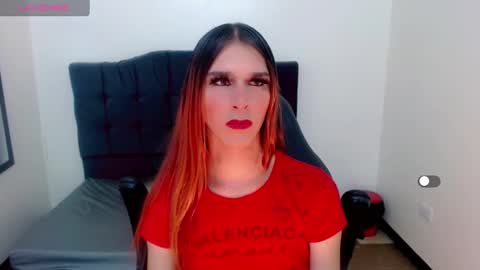 Snapshot of la_ratona_1 chatting on 19, 12, 2024 AriSaray online show from 19, 12, 2024