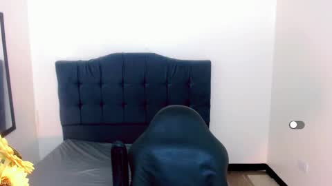 Snapshot of la_ratona_1 chatting on 11, 1, 2025 AriSaray online show from 11, 1, 2025
