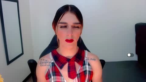 Snapshot of la_ratona_1 chatting on 22, 1, 2025 AriSaray online show from 22, 1, 2025