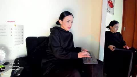 lace_victoria online show from 3, 12, 2025