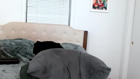 Lacey Phoenix online show from 9, 3, 2025