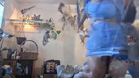 Snapshot of lacybell chatting on 5, 5, 2026 lacybell online show from 5, 5, 2026