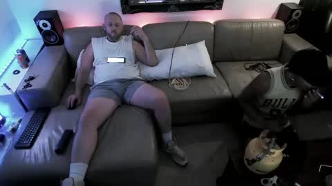 Hectic online show from 4, 2, 2025