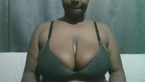 lady_dearra online show from 19, 10, 2025