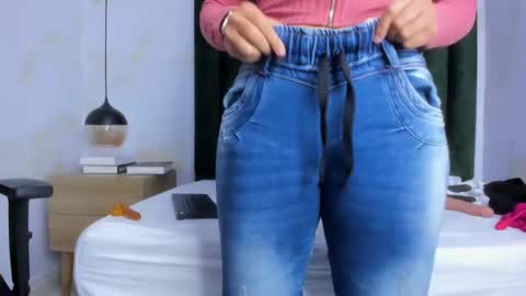 Snapshot of lady_falcon chatting on 4, 1, 2025 LADY online show from 4, 1, 2025