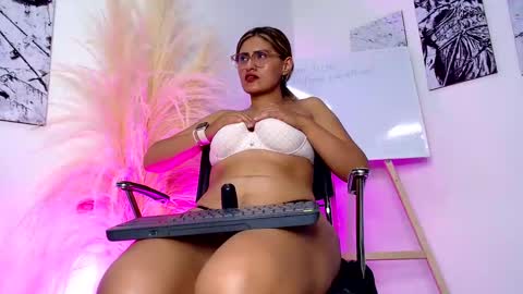 Snapshot of lady_falcon chatting on 16, 1, 2025 LADY online show from 16, 1, 2025