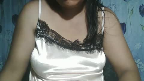 Snapshot of lady_love063 chatting on 28, 11, 2025 lady_love063 online show from 28, 11, 2025