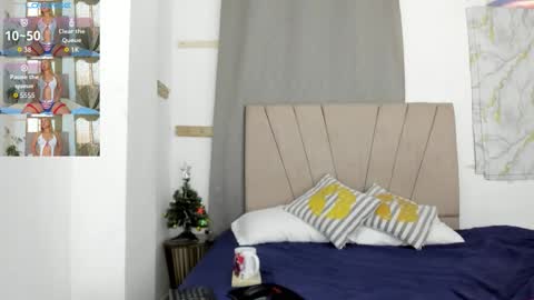 Snapshot of lady_miss___ chatting on 18, 12, 2025 lady_miss___ online show from 18, 12, 2025