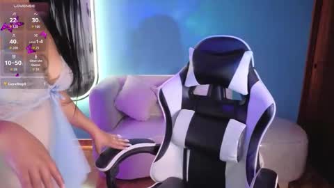 Lady Violet Bridgerton online show from 22, 9, 2025