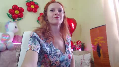 Snapshot of ladybigsmile chatting on 18, 2, 2025 Sima Ladybigsmile online show from 18, 2, 2025