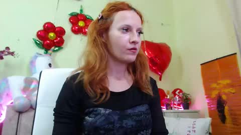 Snapshot of ladybigsmile chatting on 19, 2, 2025 Sima Ladybigsmile online show from 19, 2, 2025