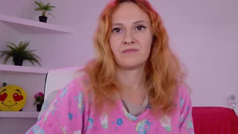 Snapshot of ladybigsmile chatting on 21, 9, 2025 Sima Ladybigsmile online show from 21, 9, 2025