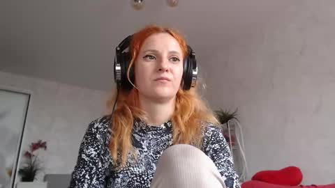 Snapshot of ladybigsmile chatting on 7, 11, 2025 Sima Ladybigsmile online show from 7, 11, 2025