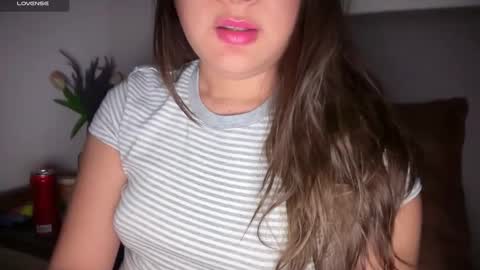 Snapshot of ladybird21 chatting on 7, 11, 2025 Aria online show from 7, 11, 2025