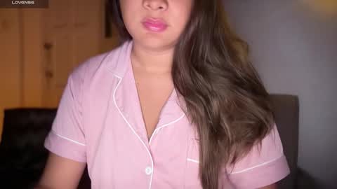 Snapshot of ladybird21 chatting on 29, 11, 2025 Aria online show from 29, 11, 2025