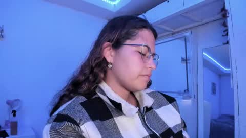  Lady  online show from 31, 5, 2026