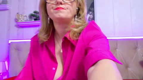  Lady Jeen    Back on Sunday 8th of December online show from 26, 2, 2026