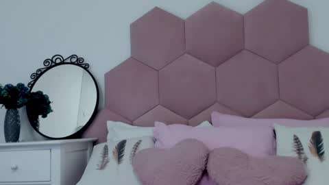 Lia online show from 19, 2, 2025