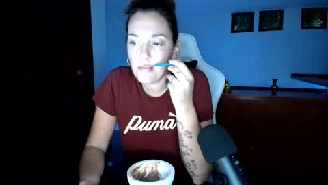 ladysusurros online show from 26, 10, 2025