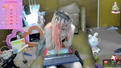 Snapshot of laflakita21 chatting on 11, 10, 2025 Skinnygirl online show from 11, 10, 2025